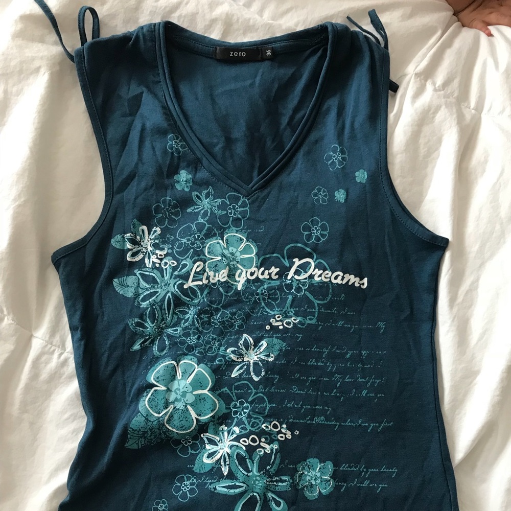 Super cute summer shirt, like new, size 36